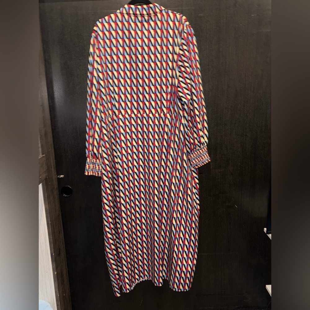 Geometric Patterned Long Sleeve Dress - Picture 4 of 5